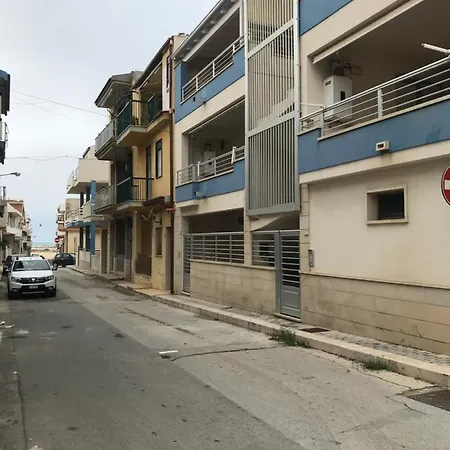Semesterbostad Via Del Mare R&p Scoglitti